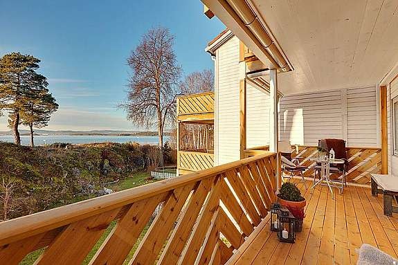 Både veranda og terrasse er nye fra 2011. Galleribilde