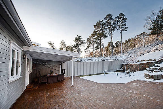 Hyggelig overbygget uteplass Galleribilde