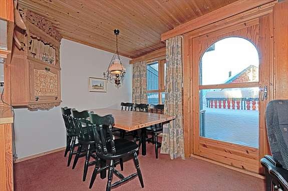 Spisestue m/utgang til terrasse Galleribilde