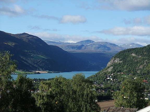 Utsikt mot Vågåvatnet og Jotunheimen fra leiligheten Galleribilde
