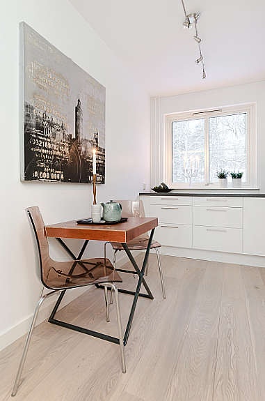 Plass for spisebord på kjøkken Galleribilde
