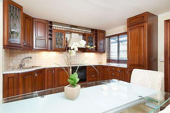 Italiensk kjøkkeninnredning. Alle hvitevarer er integrert! Galleribilde