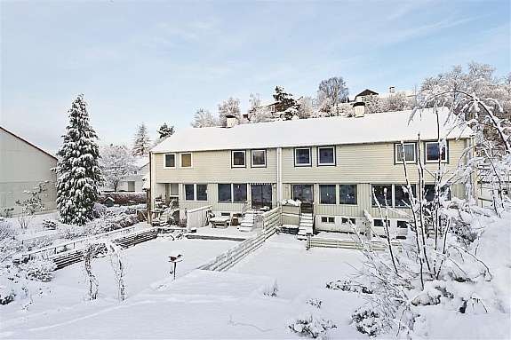 Altansiden av huset og hage Galleribilde