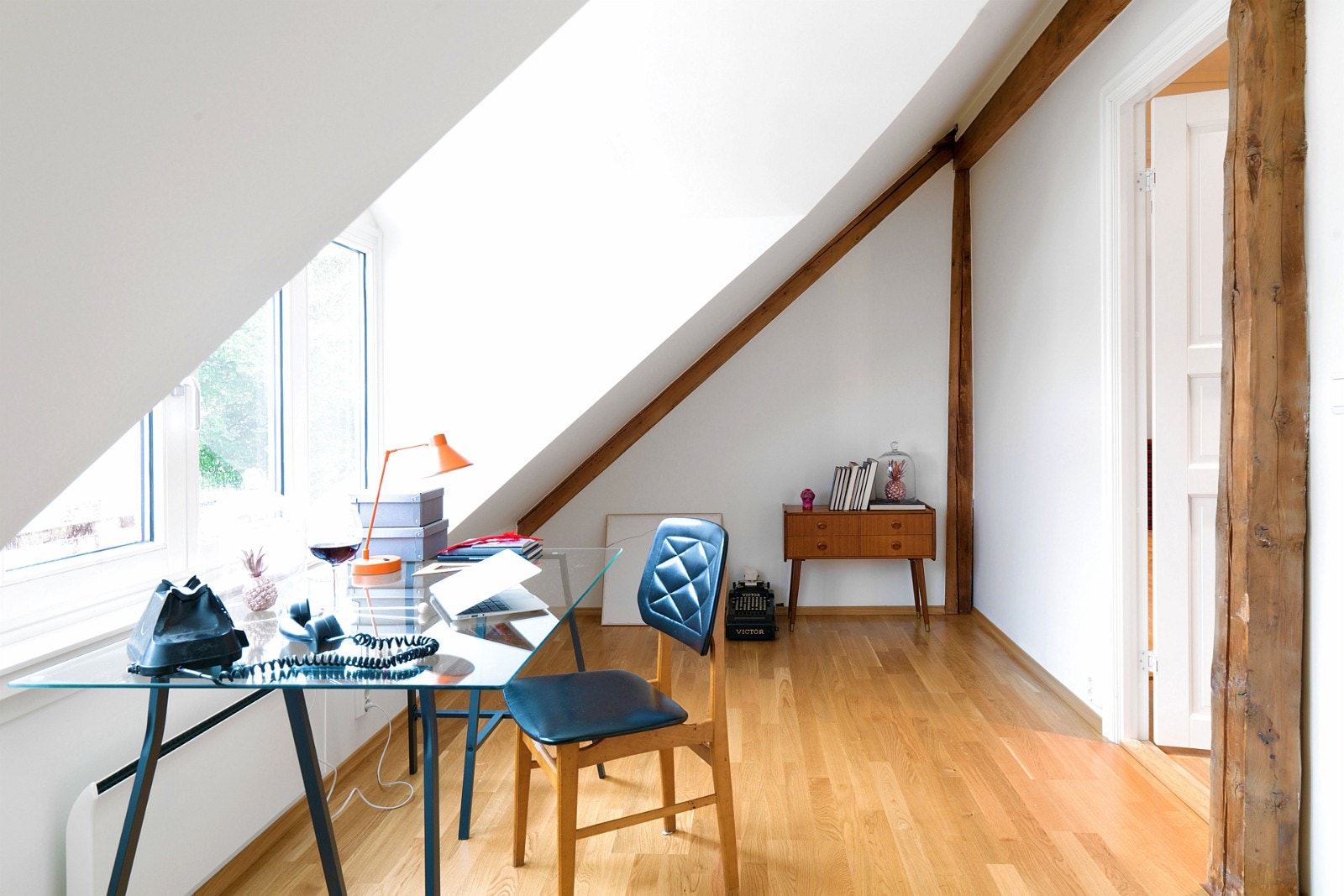 Utsikten mot utsikten av noe. Noe fint. Galleribilde