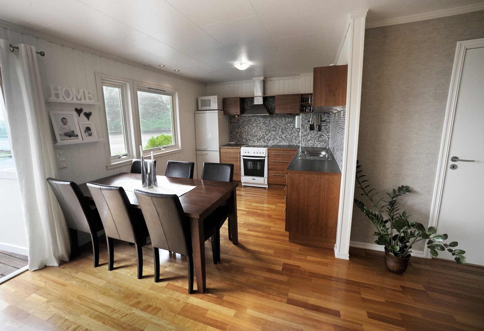 Åpen stue og kjøkkenløsning Galleribilde