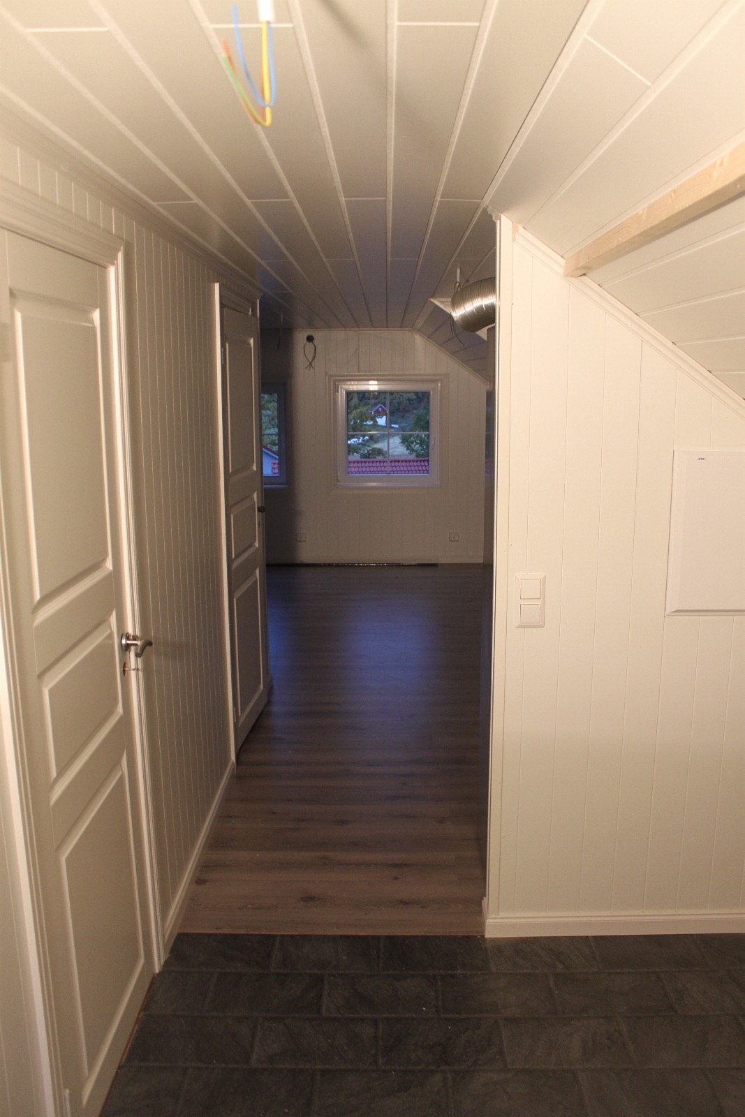 gang med garderobeløsning Galleribilde