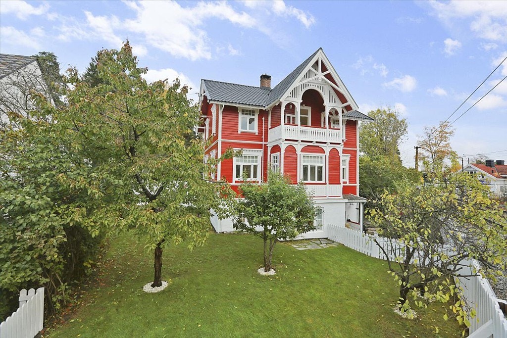 fasaden, hyggelig hage Galleribilde