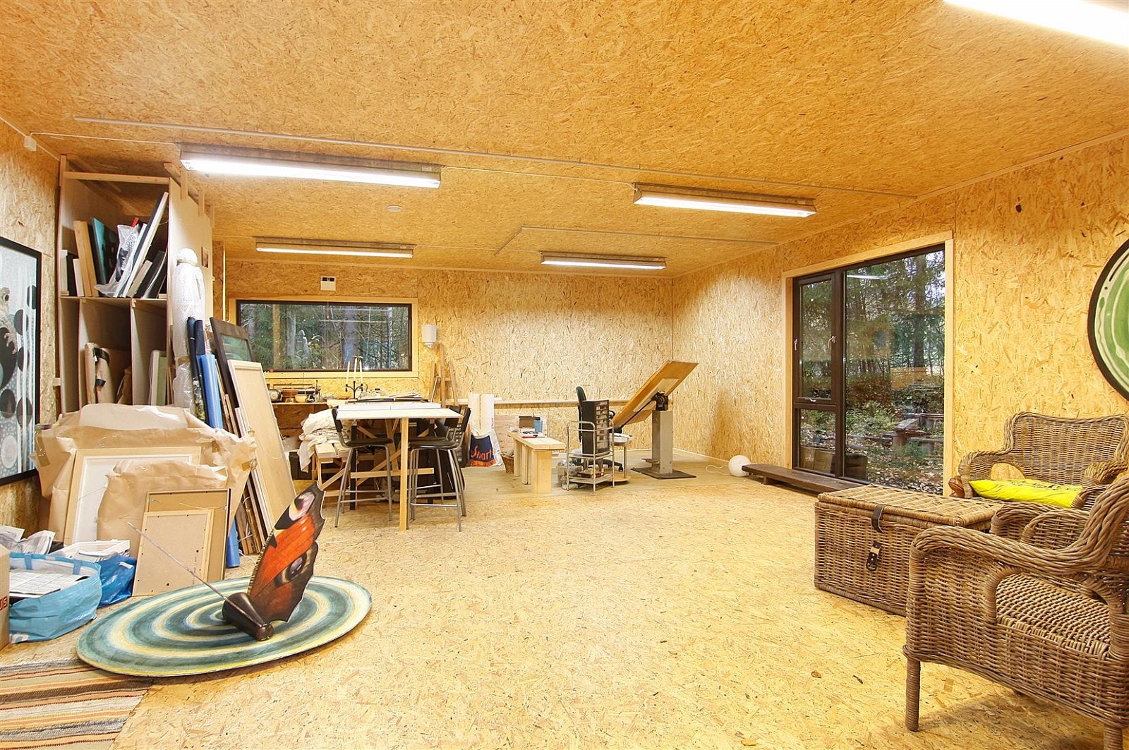 Inne i atelieret Galleribilde