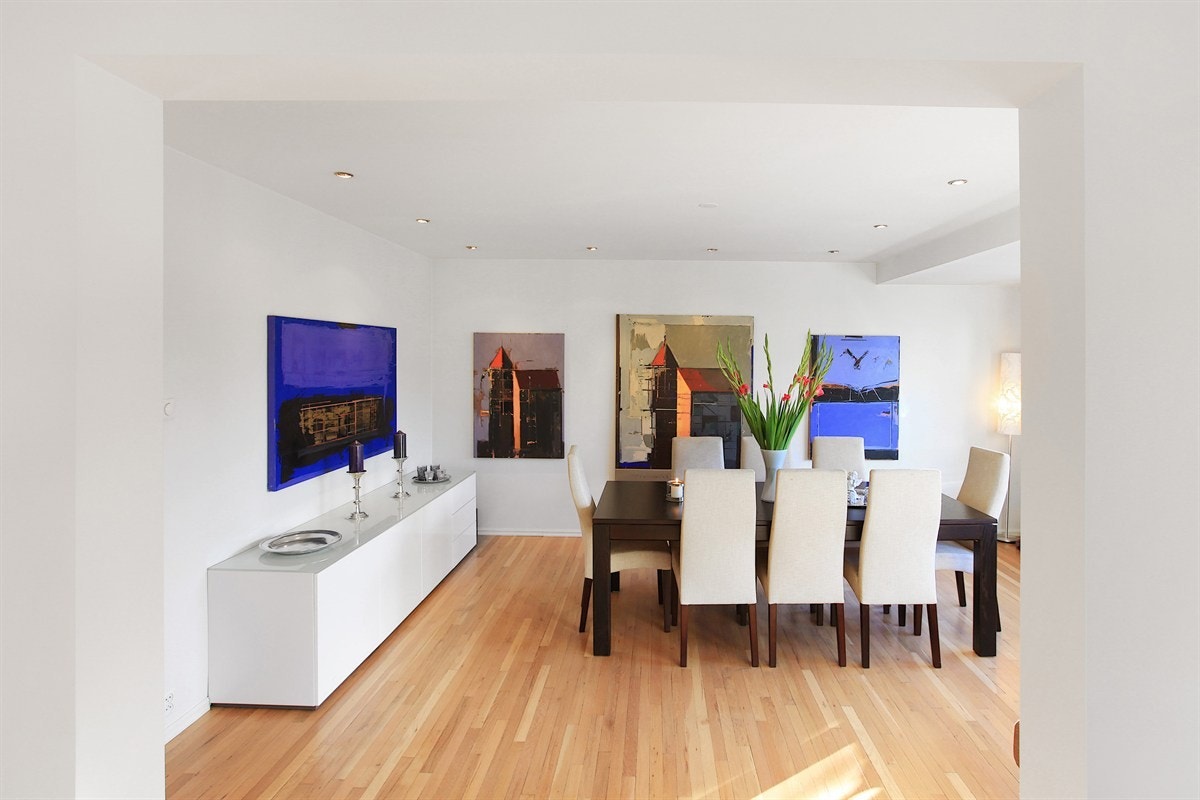 Fra stue og mot spisestue Galleribilde