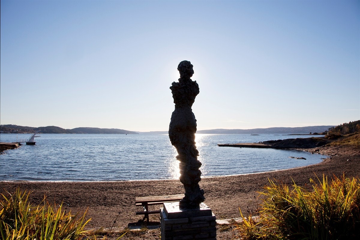 Badestrand på øya i regi av Ulvøy vel Galleribilde
