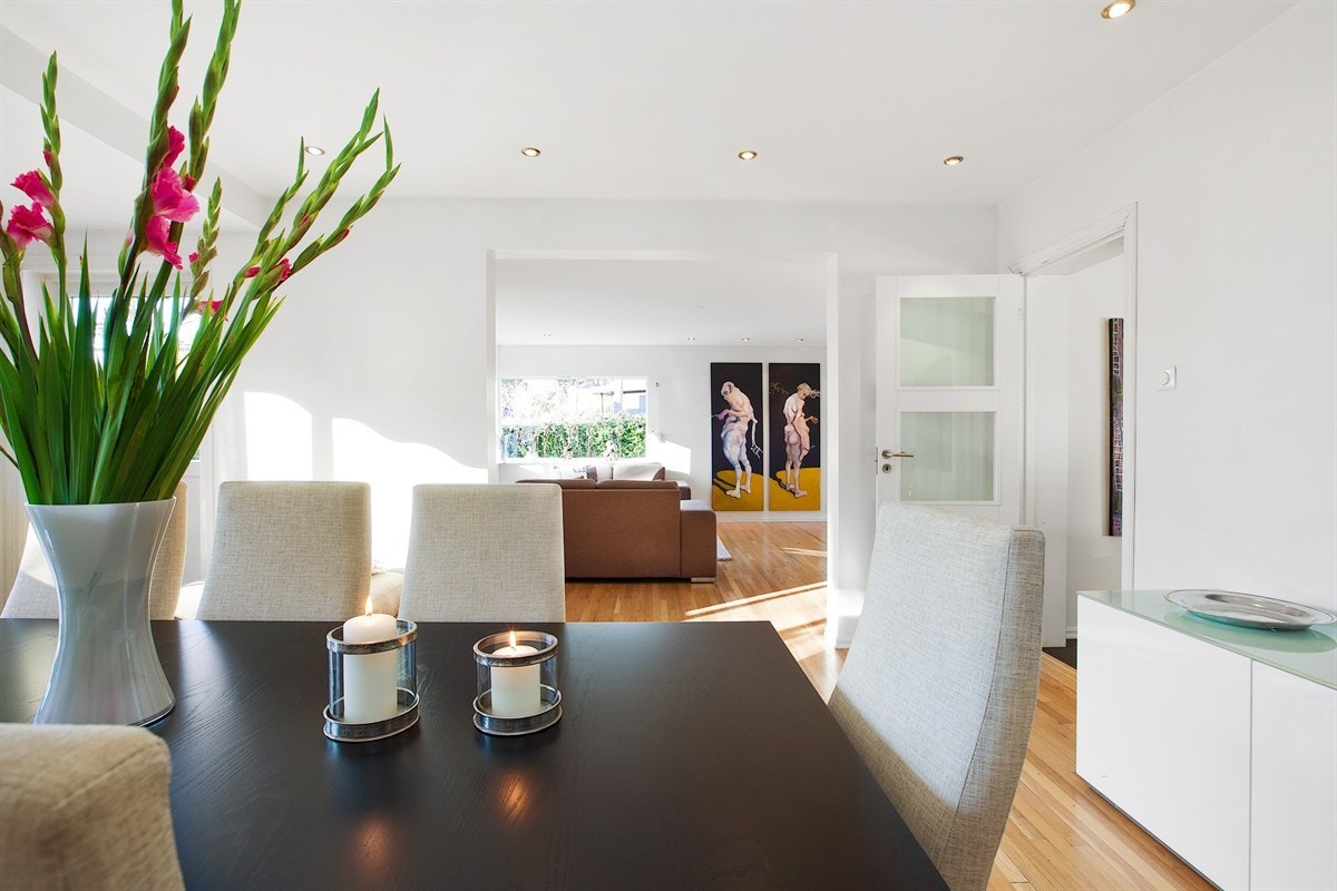 Fra spisestuen og mot stuen Galleribilde