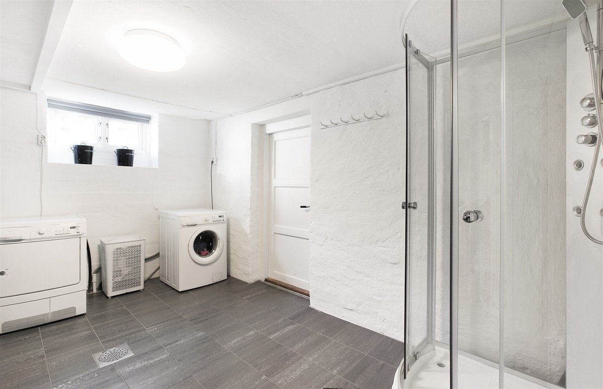 Vaskerom med innenforliggende stor bod Galleribilde