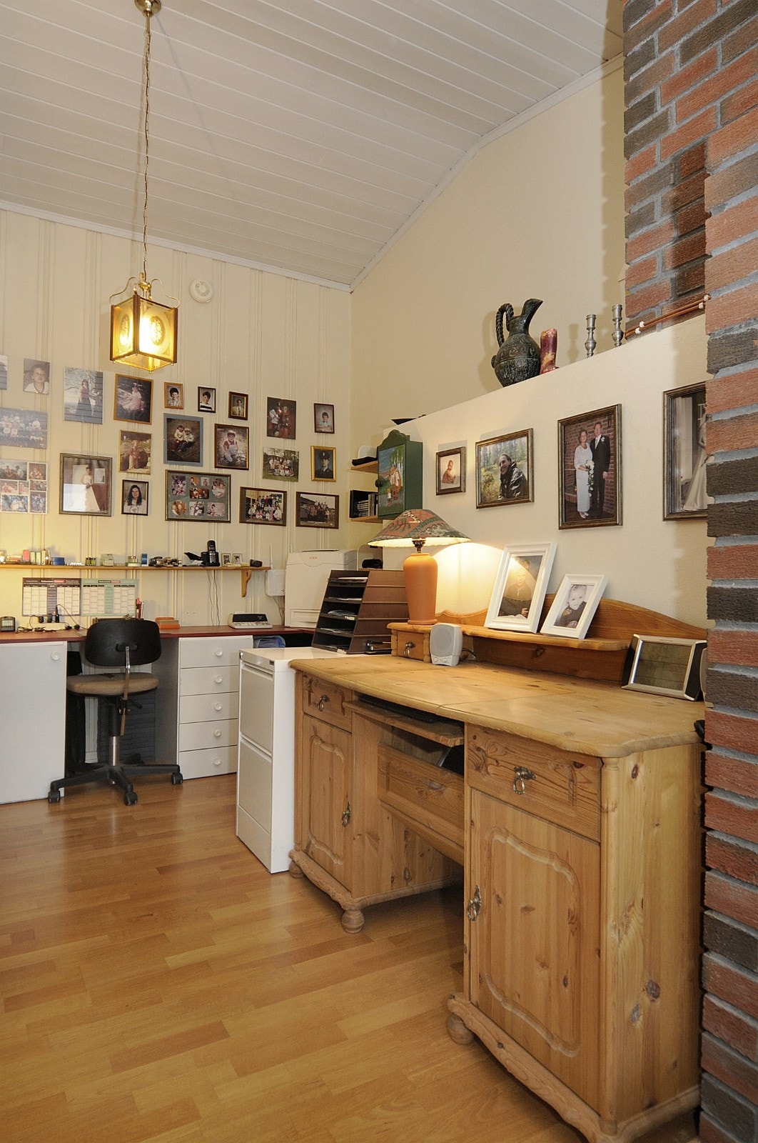 Kontorplass i forbindelse med kjøkken Galleribilde