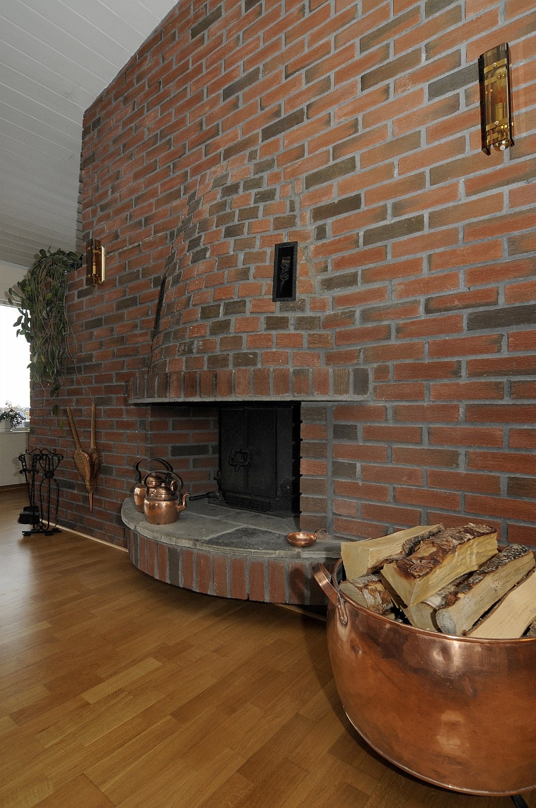 Peis i stue Galleribilde