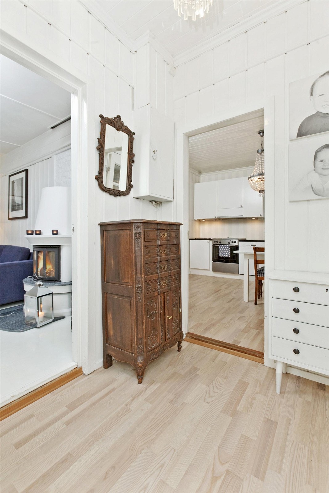 Mellomgang i 1. etg. Galleribilde