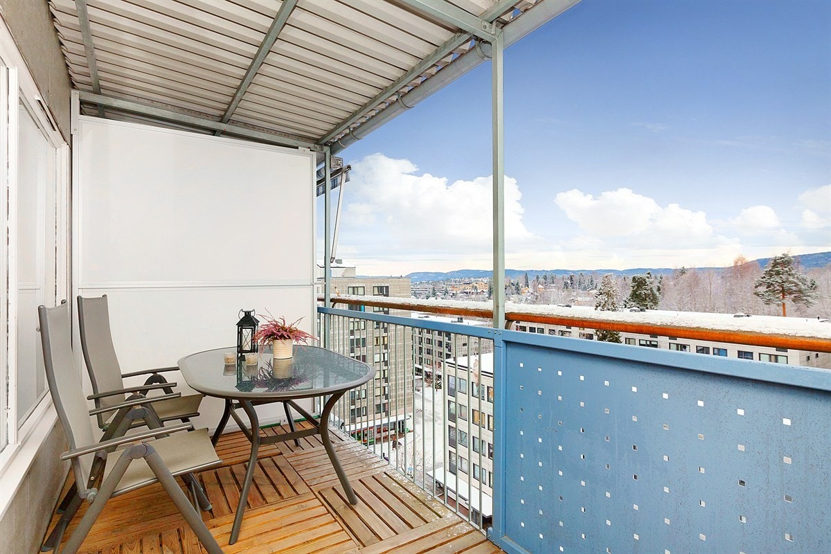 Solrik balkong Galleribilde