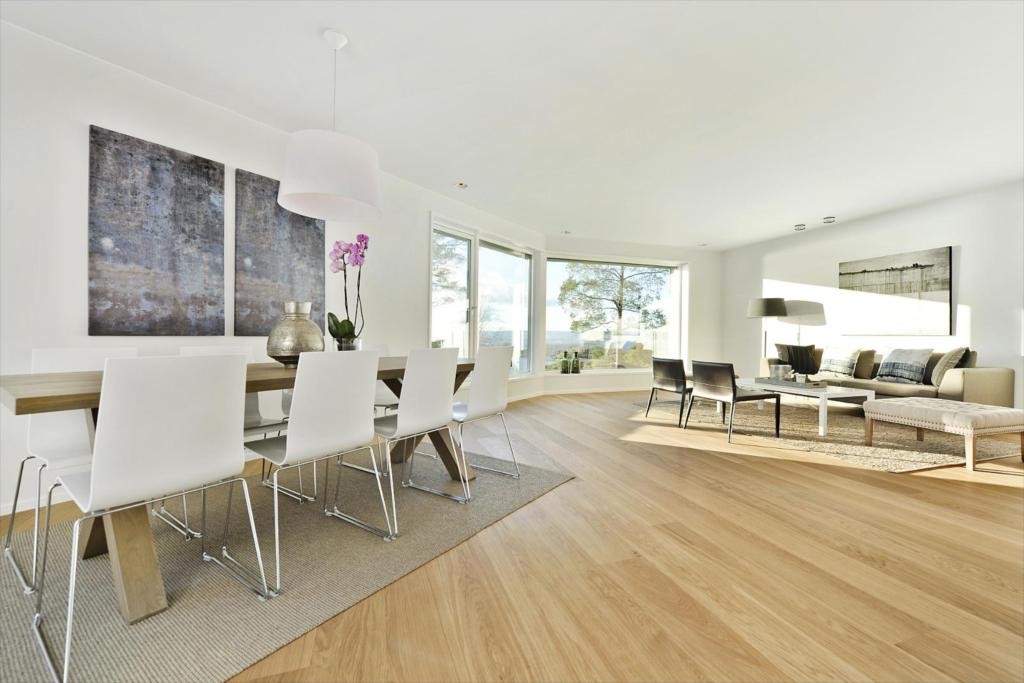 Spisestue og stue - enstavs oljet eikegulv Galleribilde