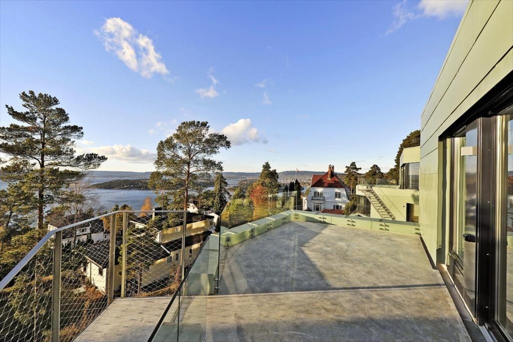 Terrasse øvre plan - sammenbundet med hovedterrasse Galleribilde