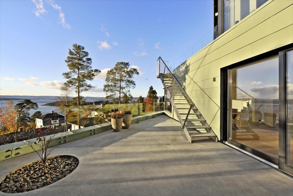 ÅSRYGGEN 5 - Hovedterrasse med utsikt mot vest Galleribilde