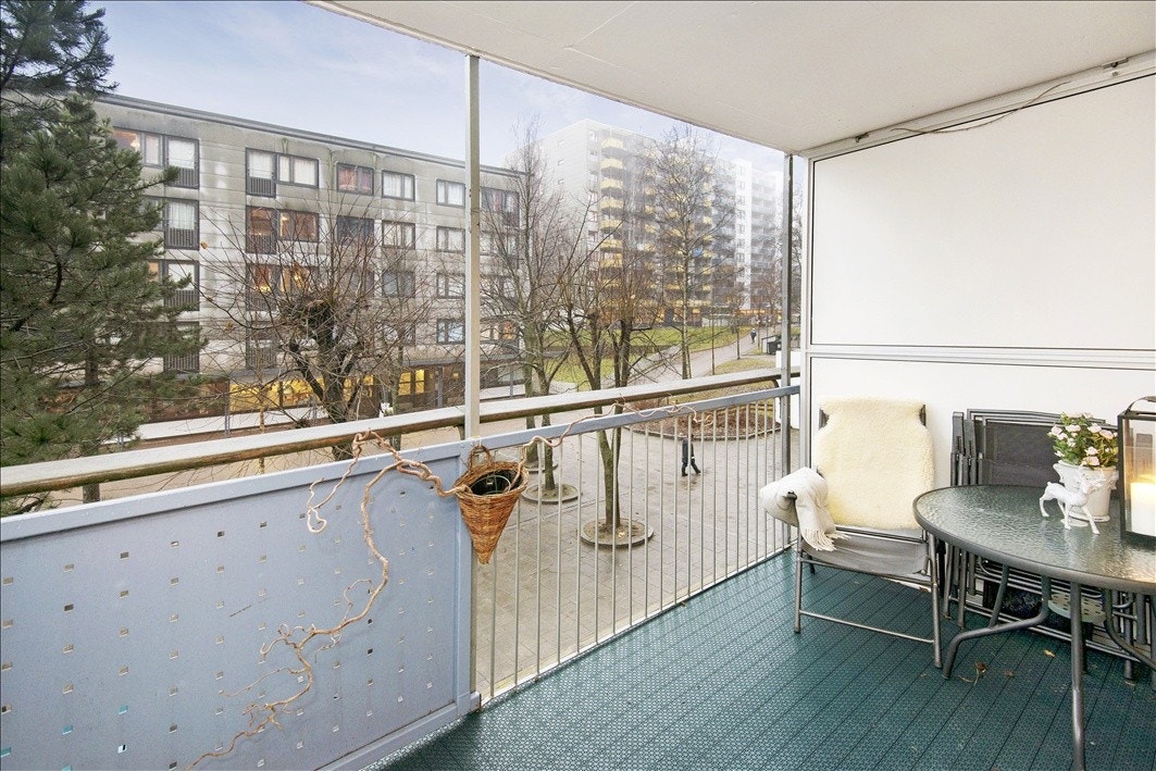 Solrik balkong Galleribilde