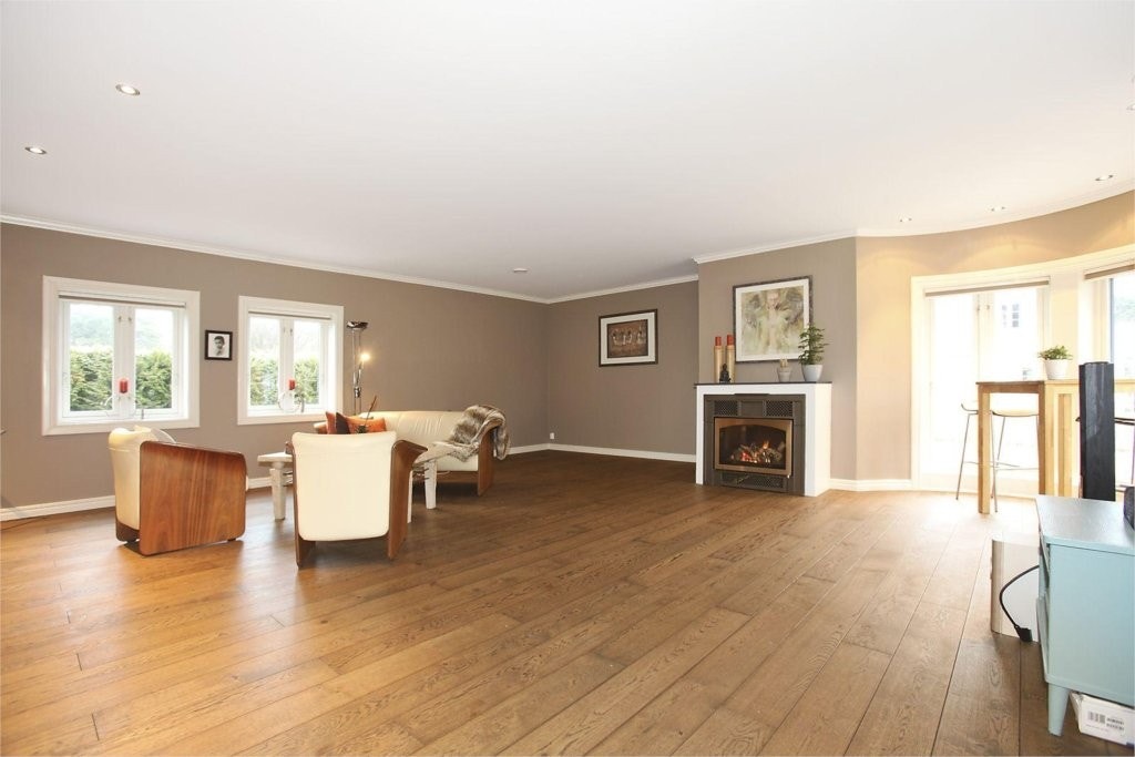 Fra del av stue, 1. etasje Galleribilde