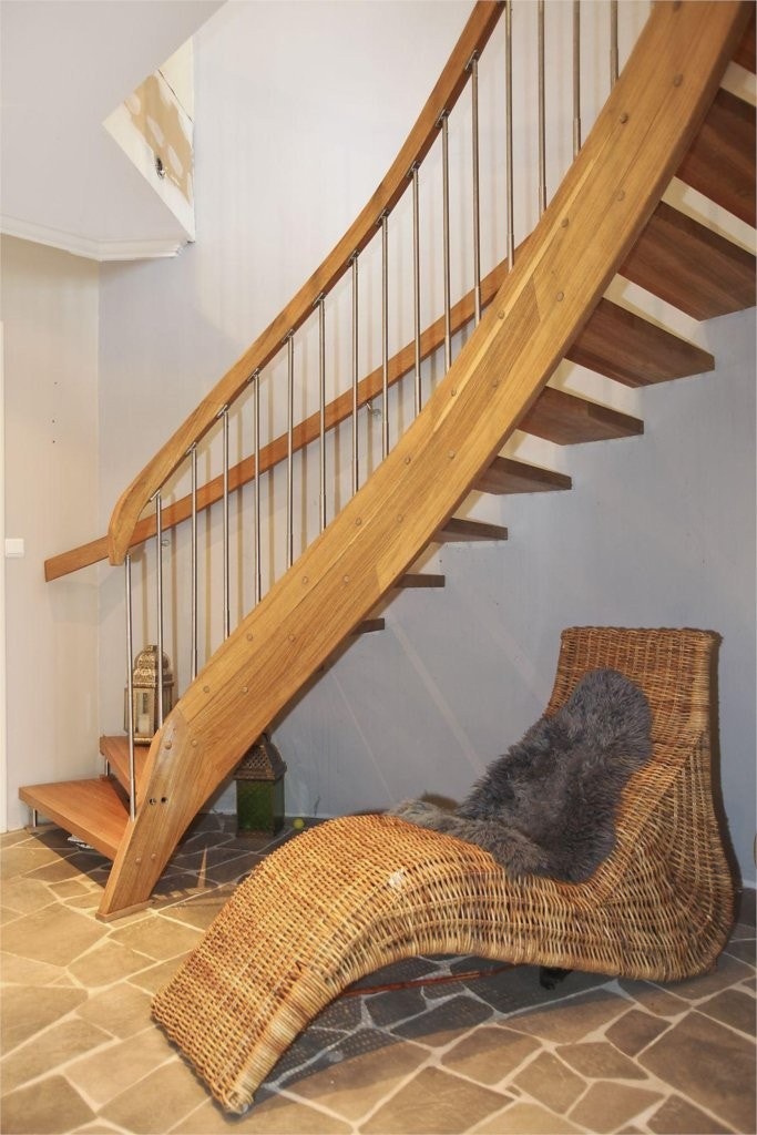 Trapp til 2. etasje Galleribilde