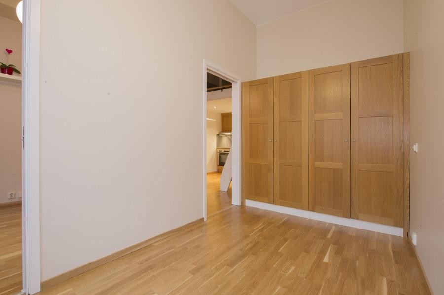 Rikelig med garderobeplass på soverommet Galleribilde