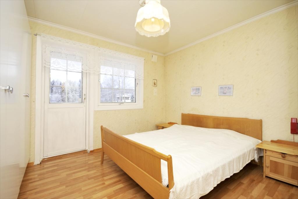 Soverom med utgang til balkong Galleribilde