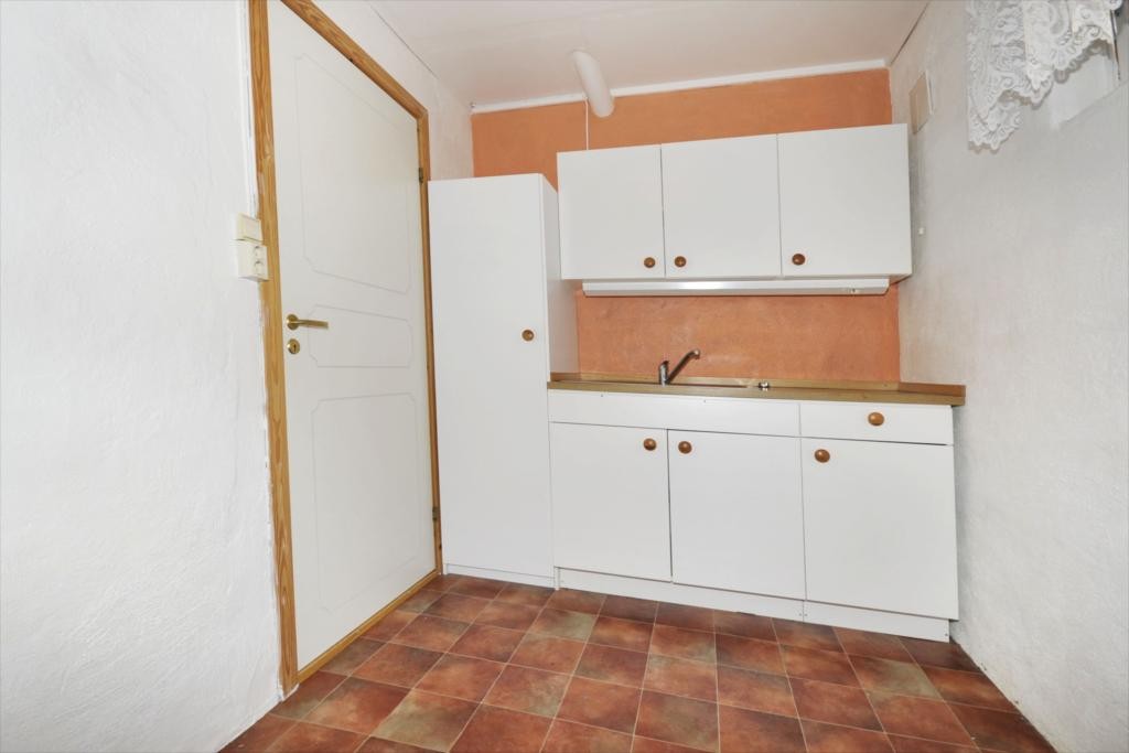 Lite kjøkken i underetasjen Galleribilde