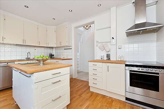 Kjøkken mot entre/gang Galleribilde