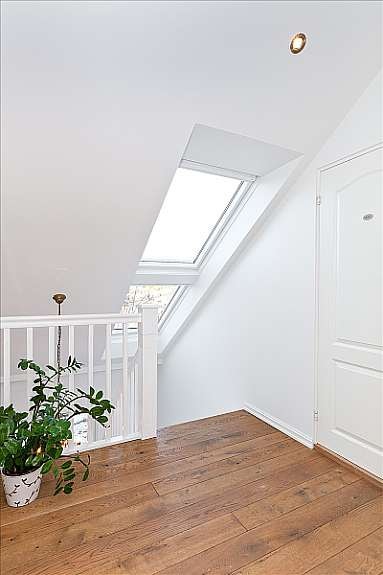 Trappegang på loft Galleribilde