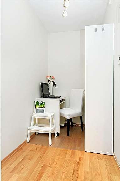 Innvendig bod brukt som kontor Galleribilde