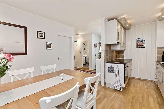 Delvis åpen kjøkkenløsning. Galleribilde