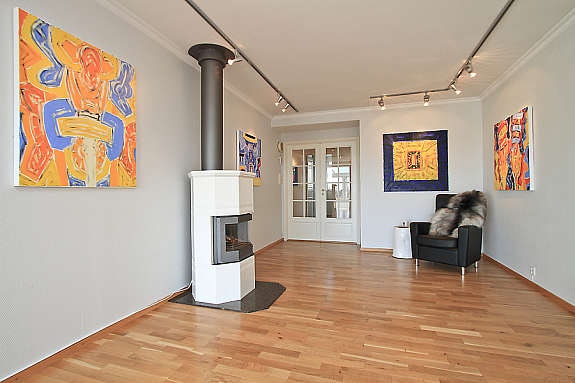 Peis og doble fyllingsdører til gang Galleribilde