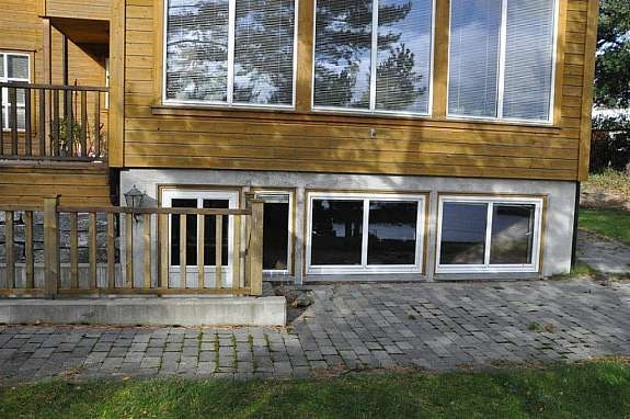 Store vinduer i leiligheten. Galleribilde