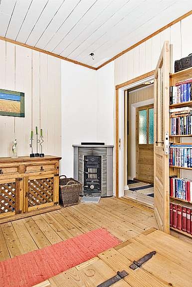 Stort og luftig med godt med dagslys. Galleribilde