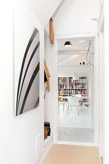 Entré med praktisk hemsløsning. Galleribilde