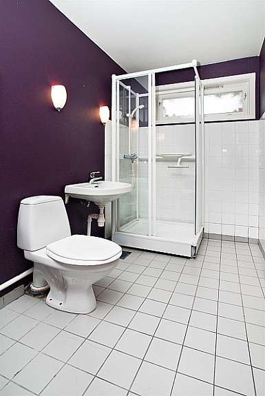 Bad i separat leilighet Galleribilde