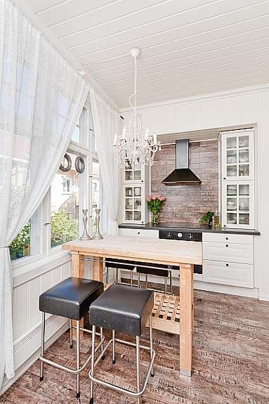 Kjøkken med ny innredning. Galleribilde