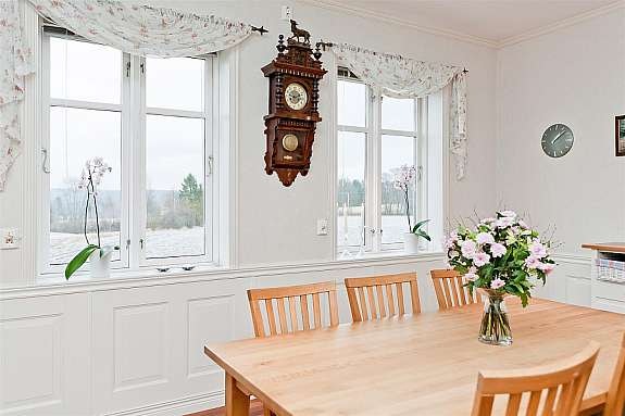 Spisesplass på det store kjøkkenet Galleribilde