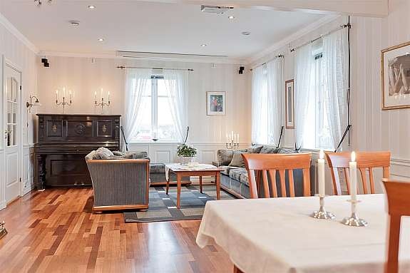 Stilfulle store lyse stuer Galleribilde