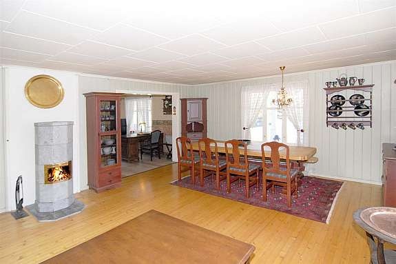 Storstue med god plass for gjester Galleribilde