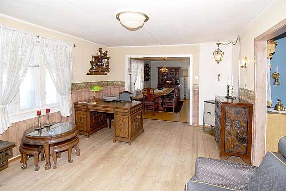 Dagligstue med utgang til vestvendt terrasse. Galleribilde