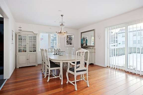 Spisestuedel plan 2 - Utgang til sydhage Galleribilde