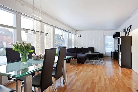 Generasjonsdel/utleiedel - Pen stue med innlys Galleribilde