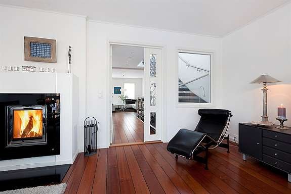 Peisestue/tv-stue - Skipsgulv - Designovn Galleribilde