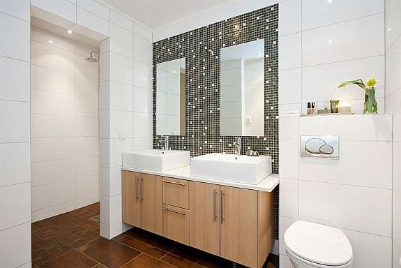 Bad tilknyttet soveromsfløyen i sokkel hoveddel Galleribilde