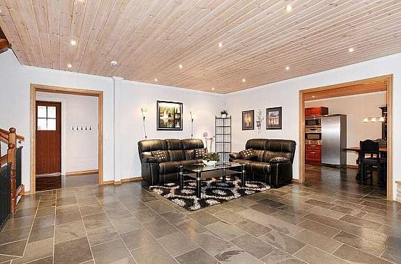 Godt og varmt på gulvet med varmekabler i hele hoved etg. Galleribilde