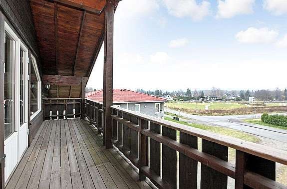 God utsikt over nærområdet fra balkongen i 3.etg Galleribilde