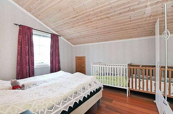 Soverom i øverste etg. Galleribilde